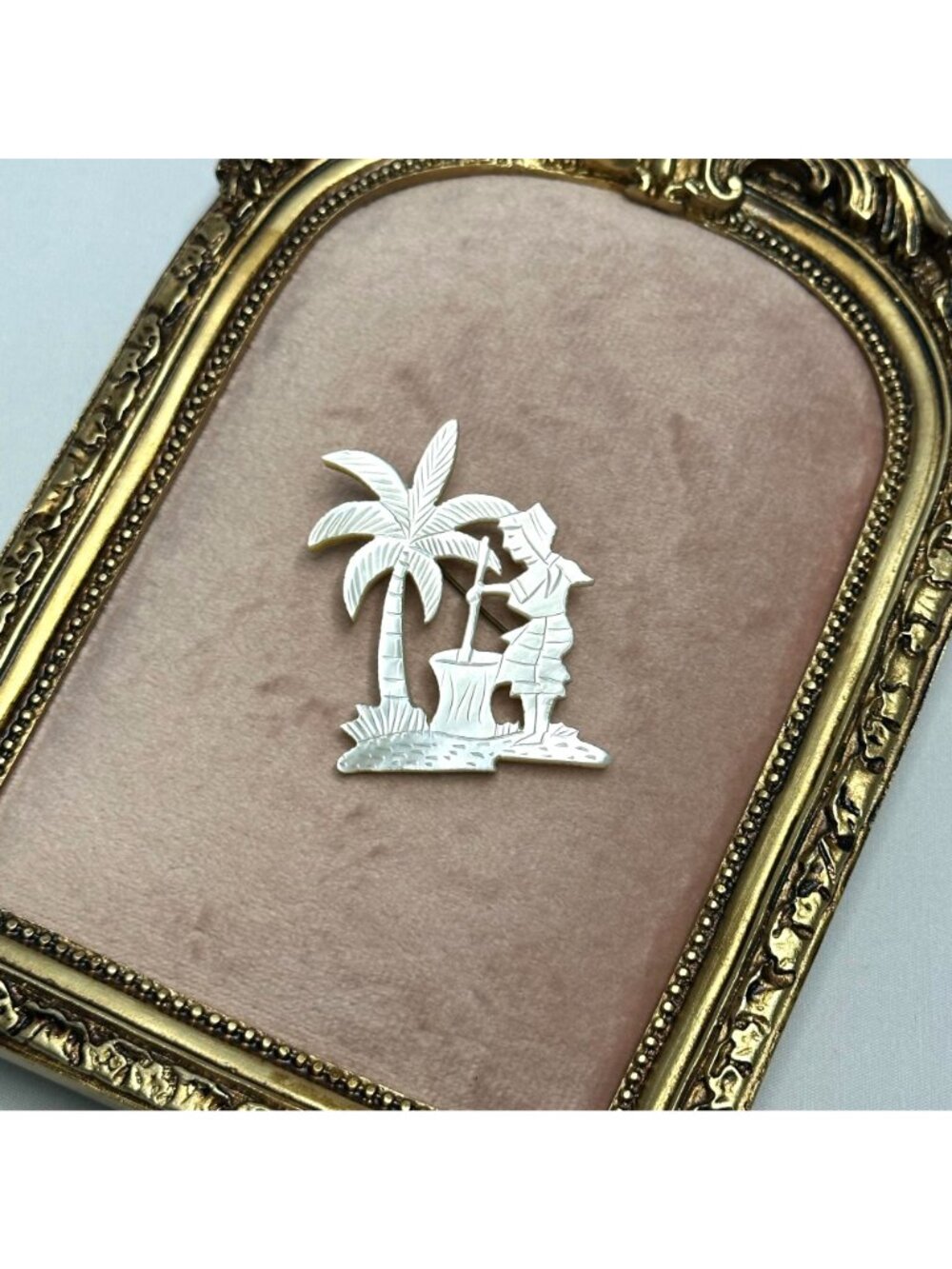 Vintage Hand-Carved Mother Of Pearl Tropical Brooch Island Souvenir Mid Century - Picture 2 of 8